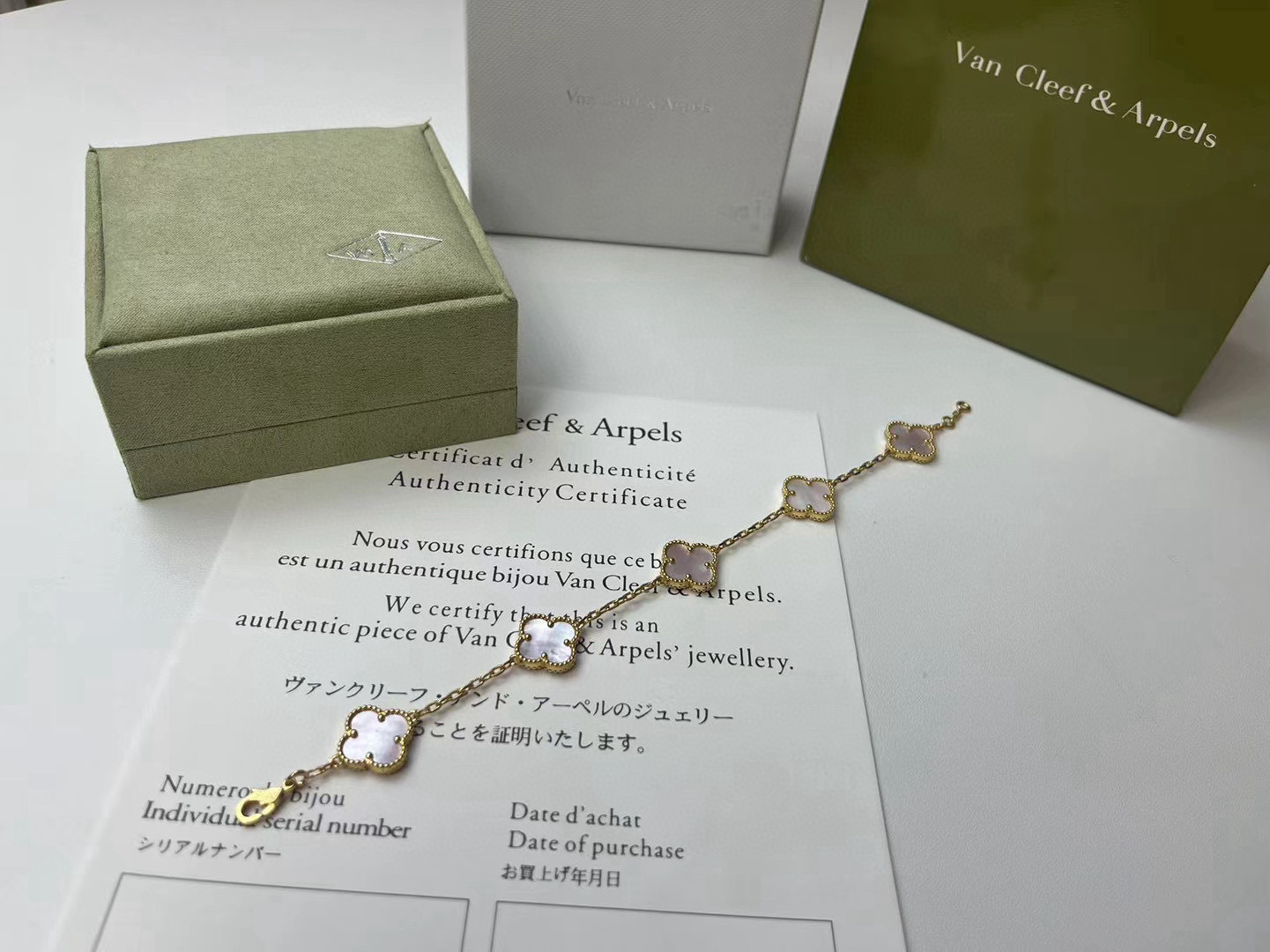 Accessories Necklaces — b3082a5b angle 1