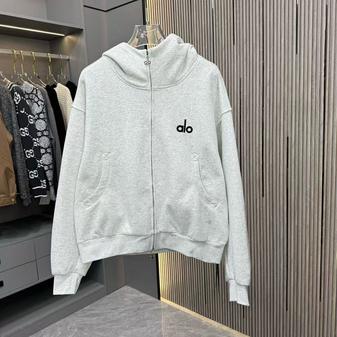 Alo Sweatshirt — 3859b140 angle 1