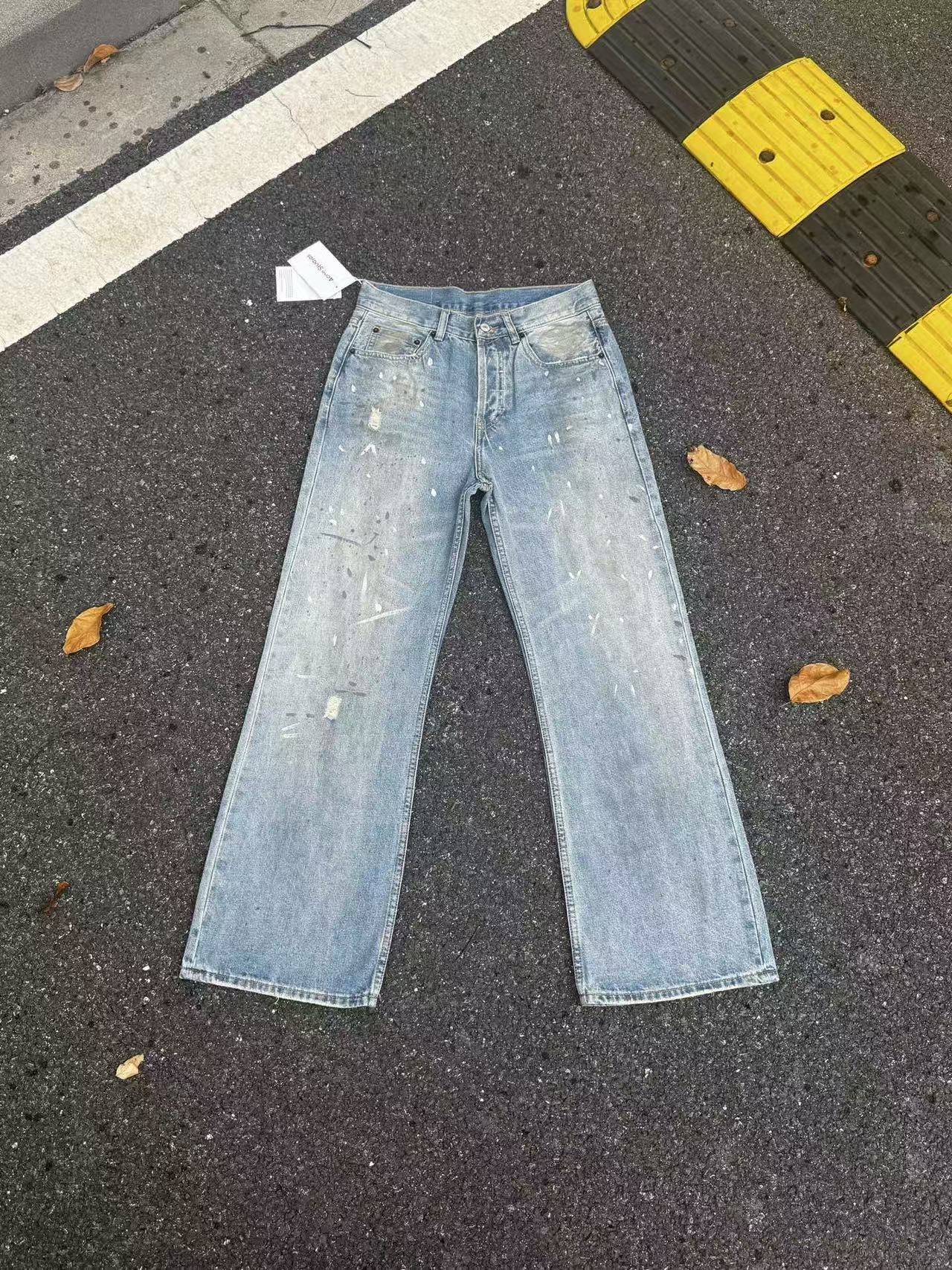 Amiri Pants — fbef761f angle 1