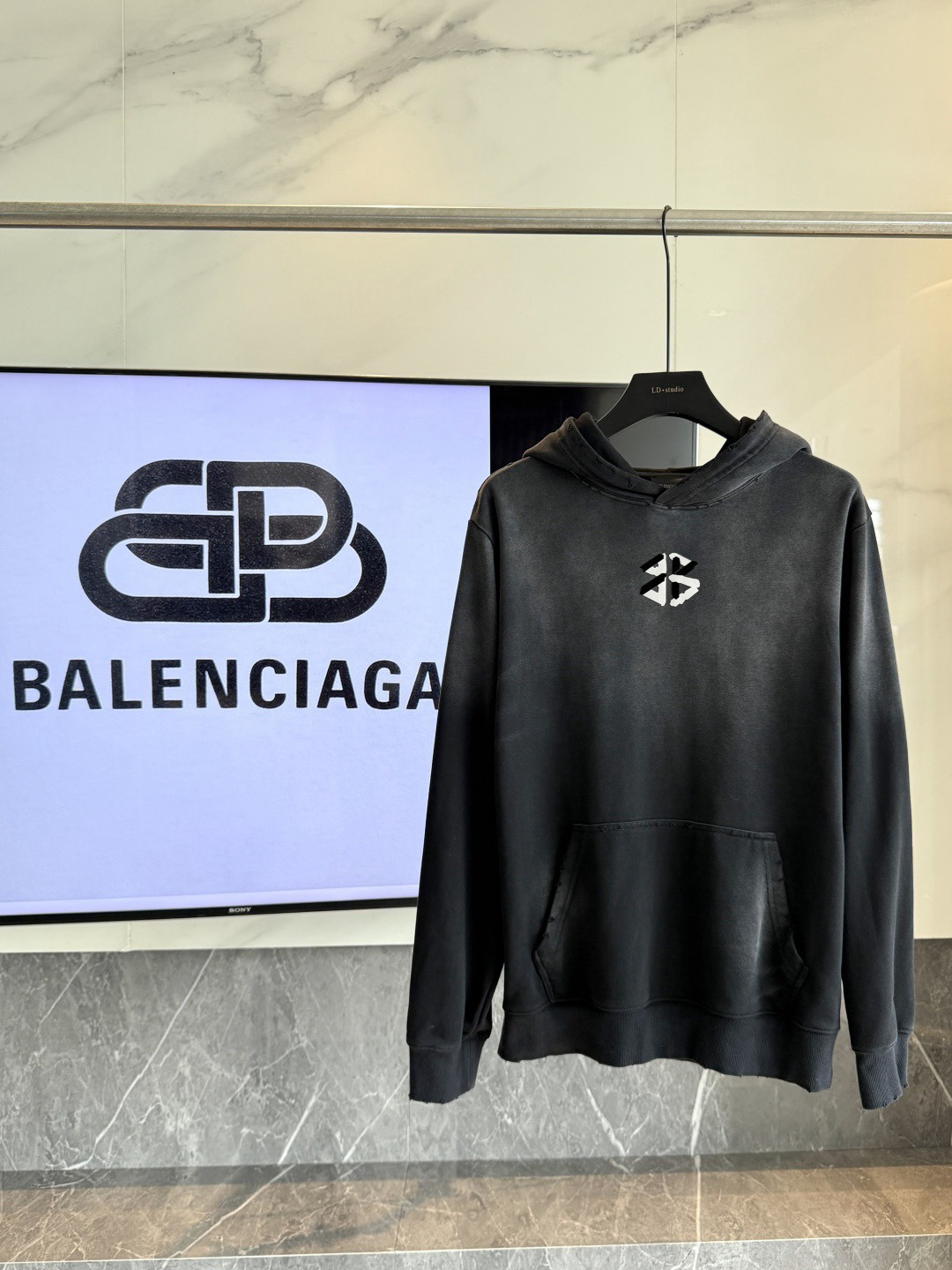 Balenciaga Hoodie — 568eb9d5 angle 1