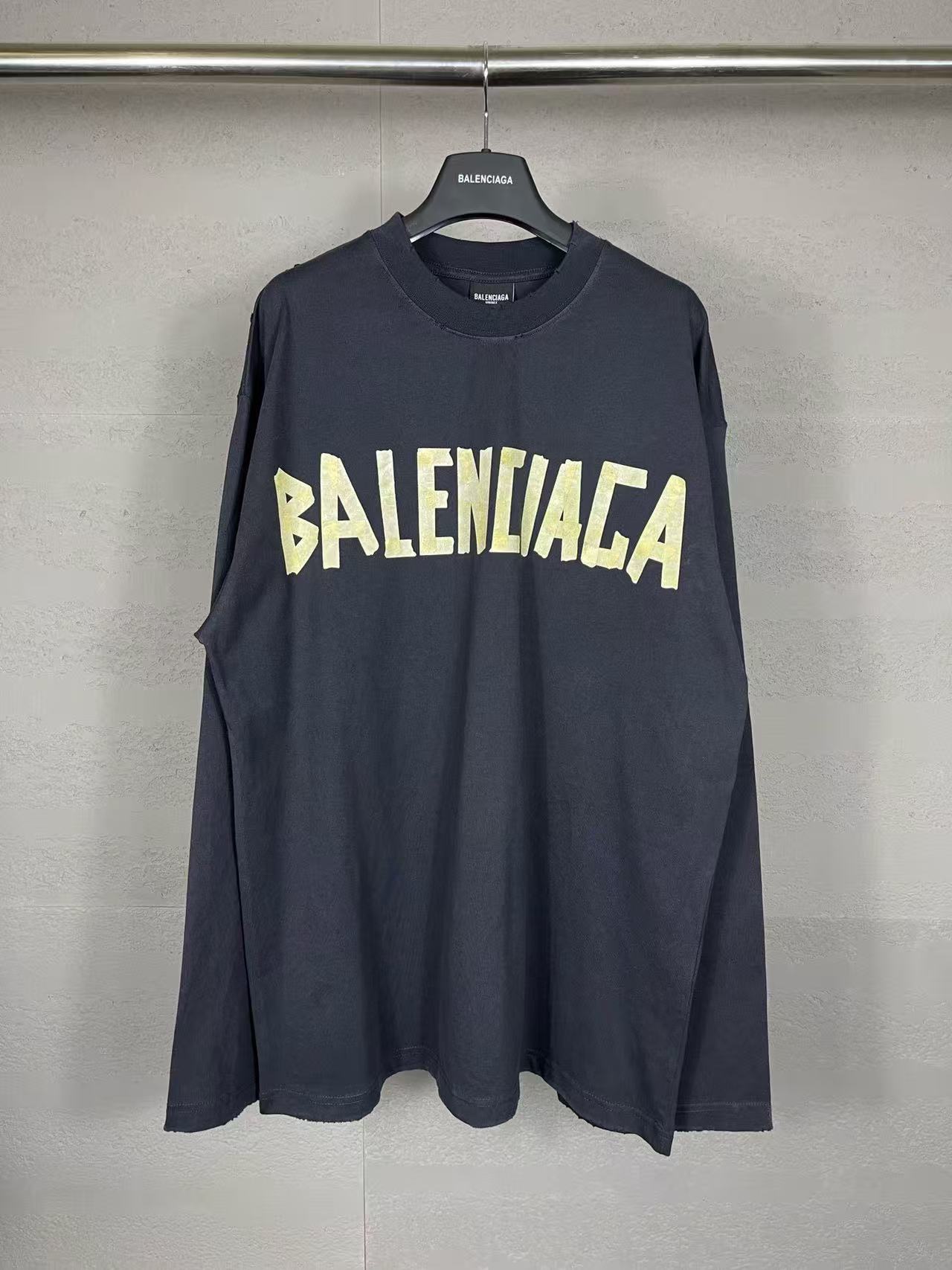 Balenciaga Hoodie — 6d49d29e angle 1