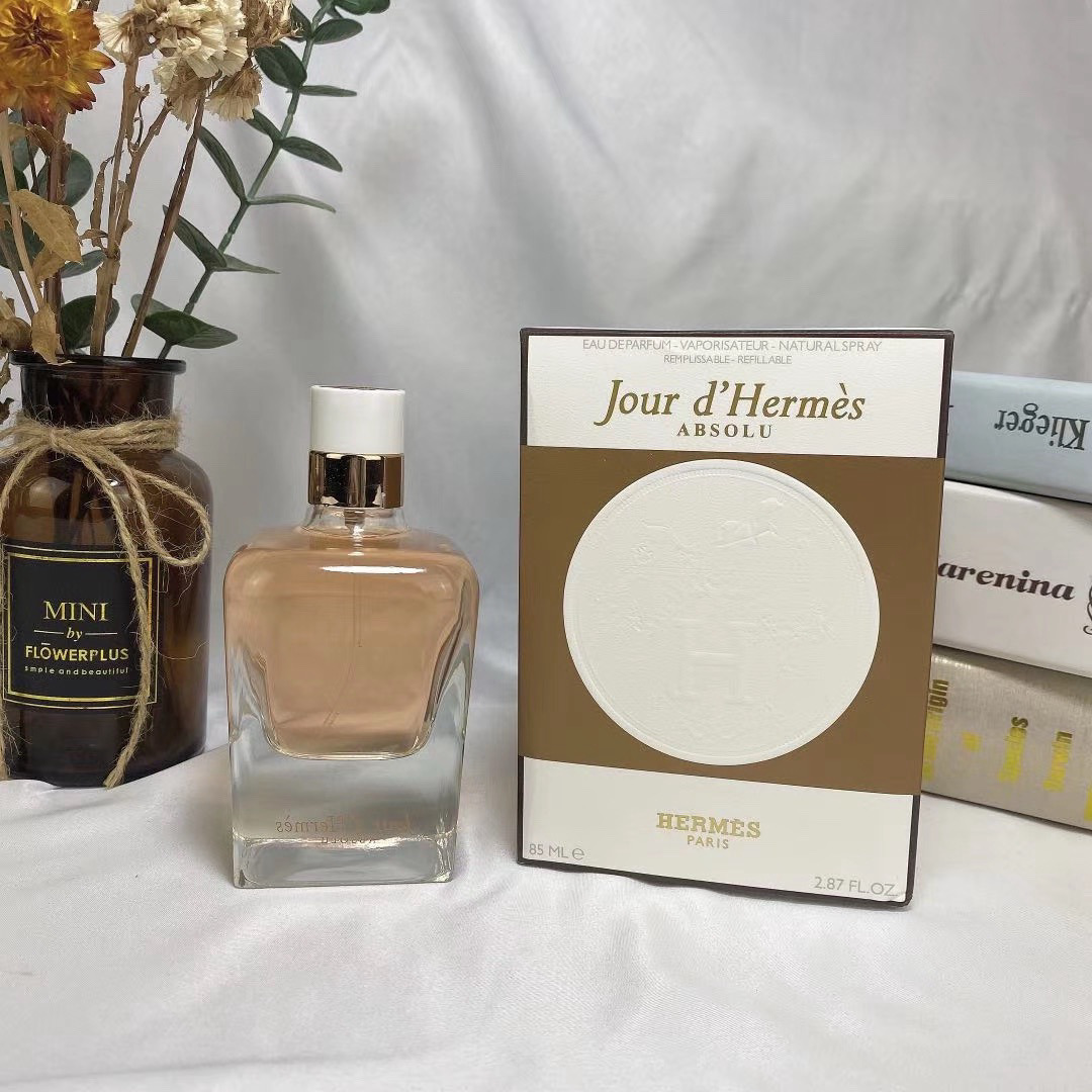 Cologne 1e49f228 Angle 1