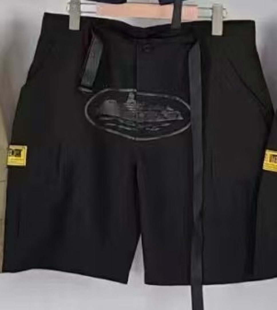 Corteiz Pants — 8c4e683a angle 1