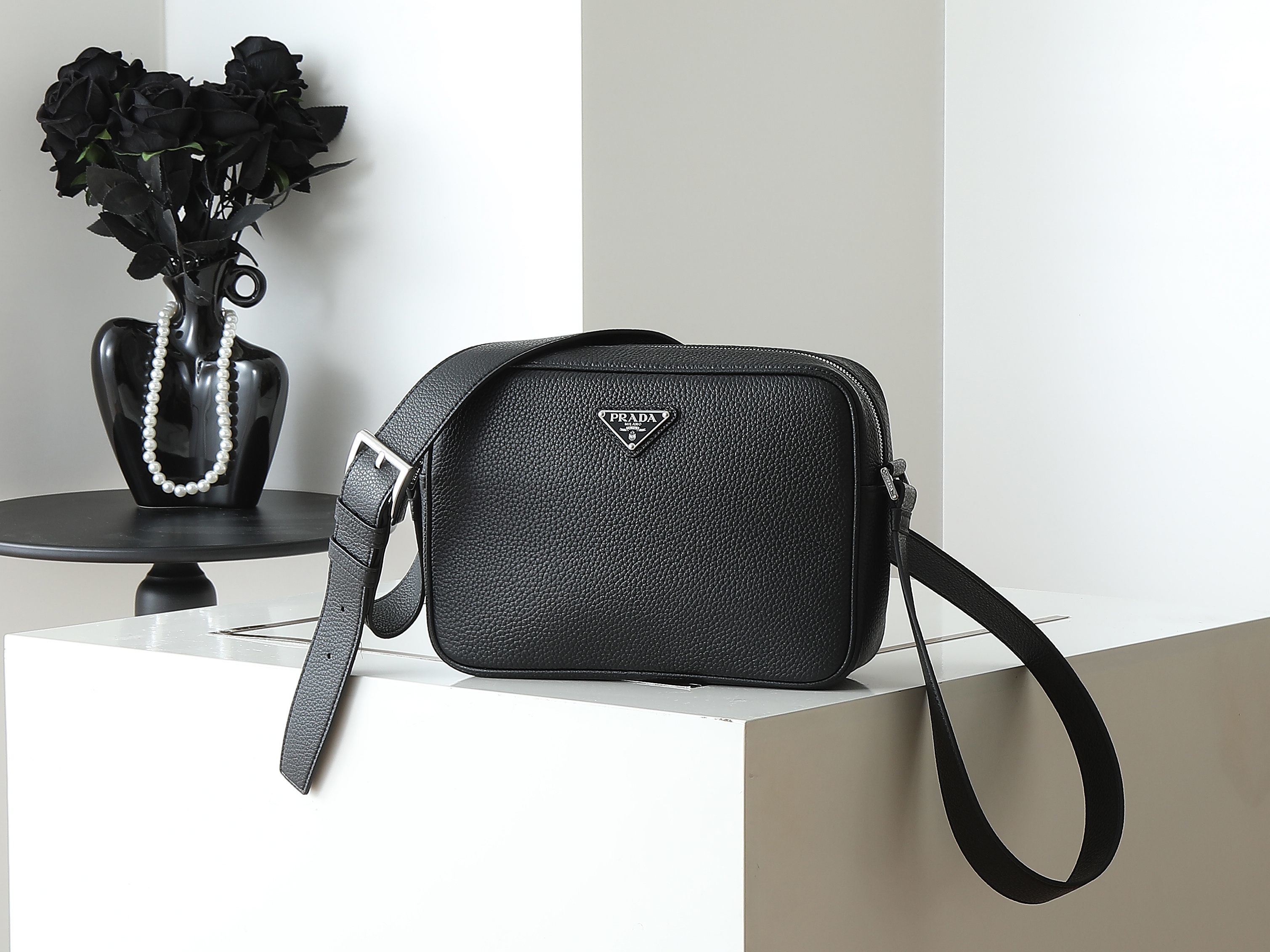Designer Bags Prada — H189-1 angle 1