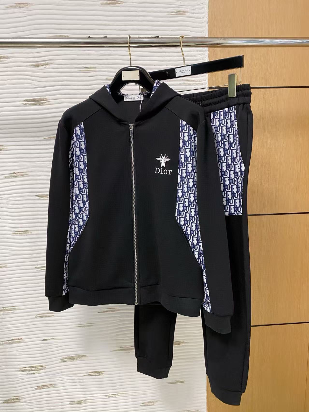 Dior Hoodie — c8f321a0 angle 1