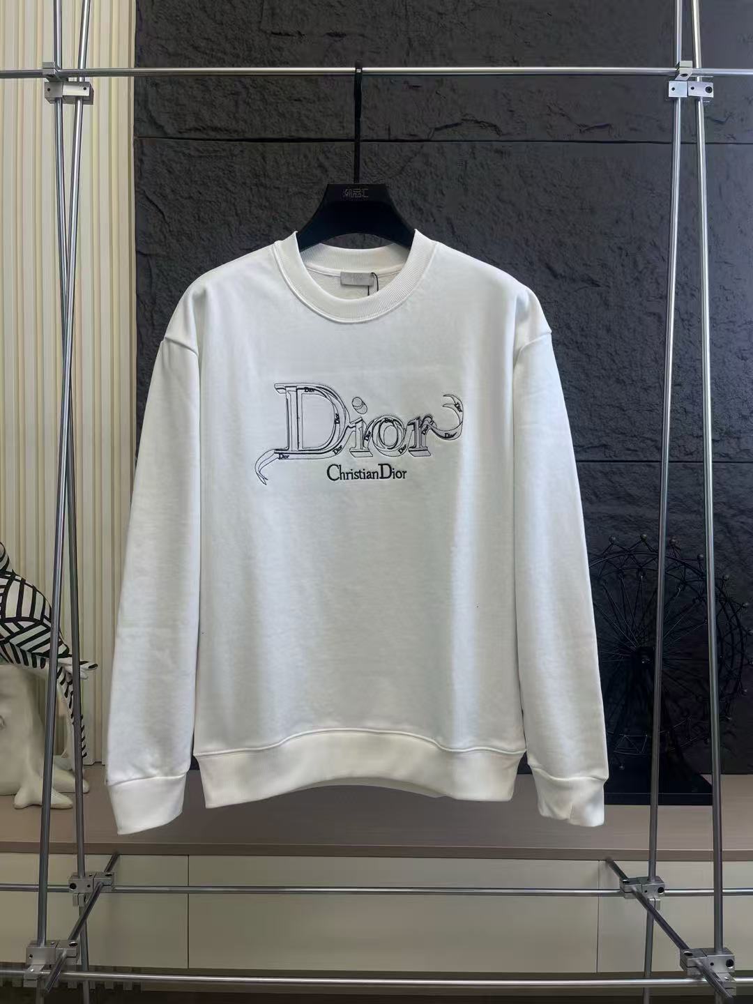 Dior Hoodie — d8b65559 angle 1