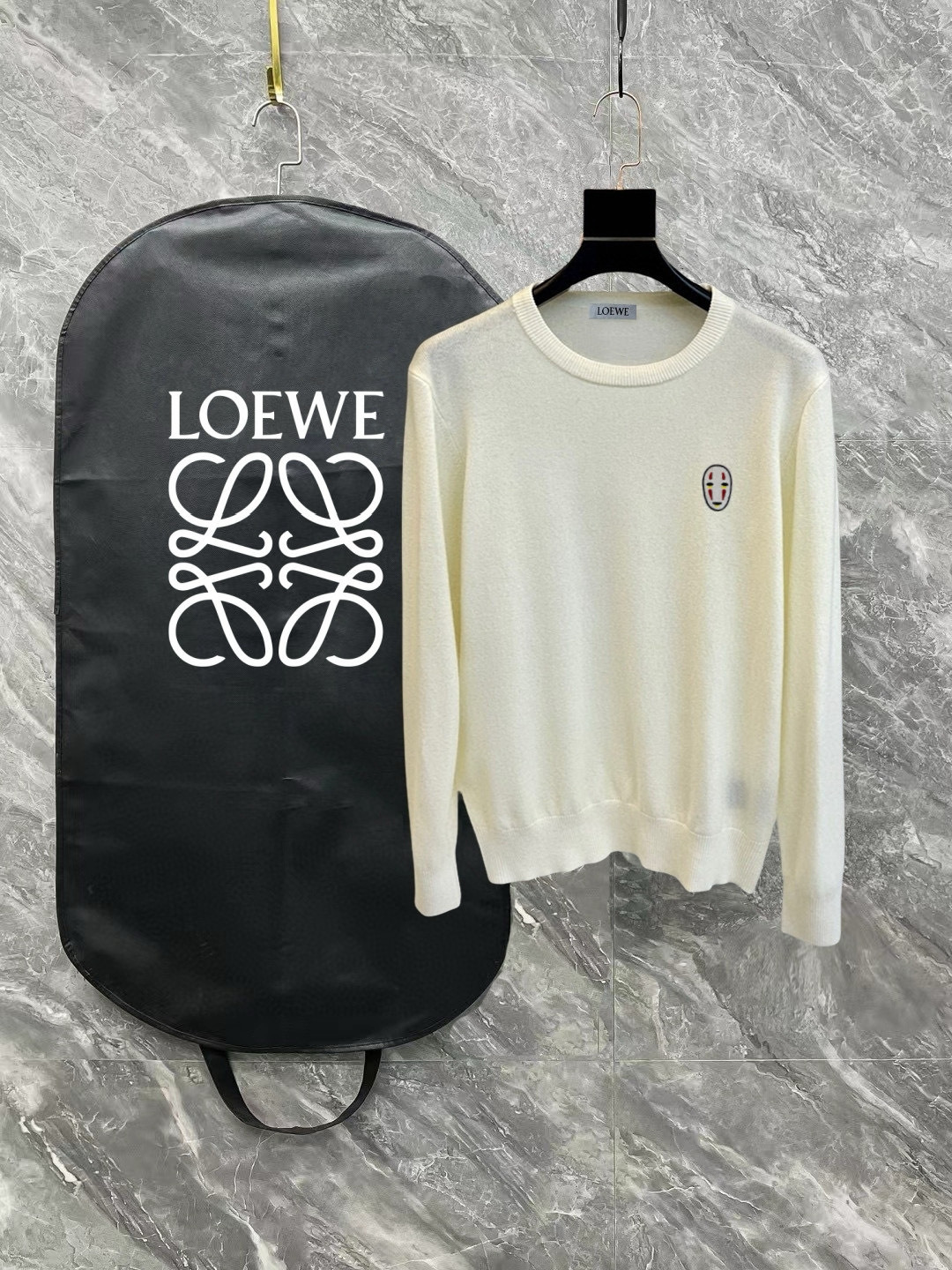 Loewe Hoodie — 8bbdc9da angle 1