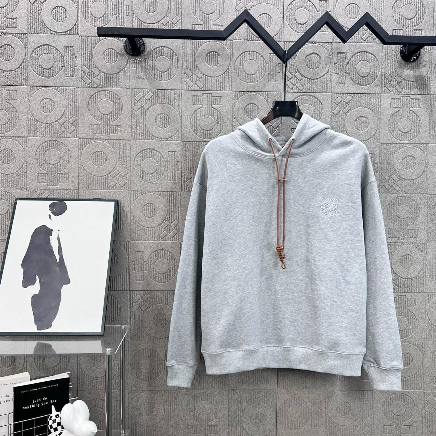 Loewe Hoodie — 9418596e angle 1