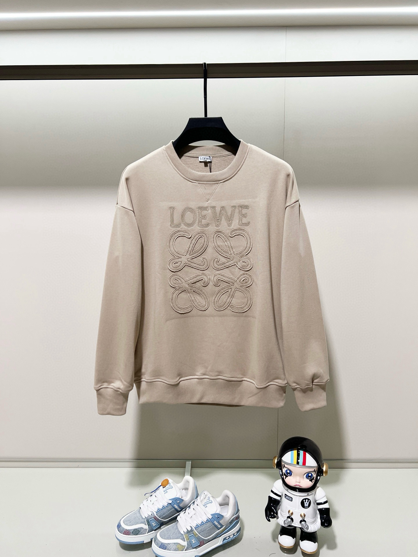 Loewe Hoodie — a1a7a4c4 angle 1