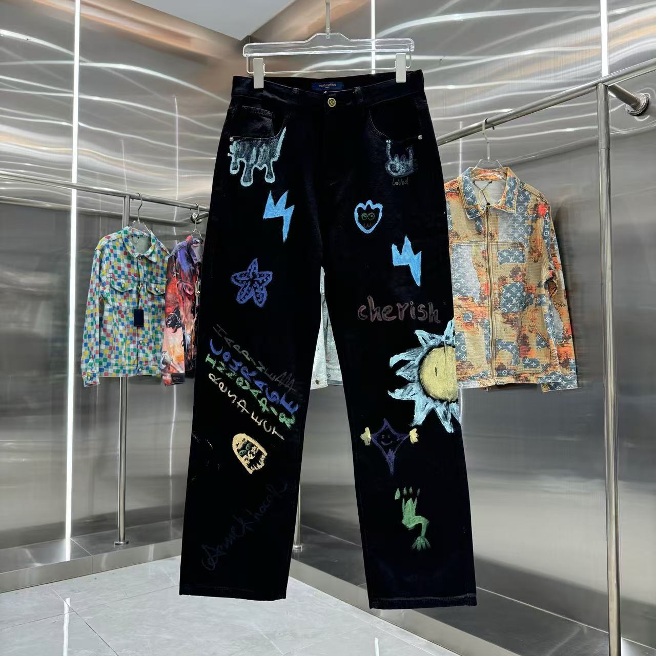 Louis Vuitton Pants — 5d90454b angle 1
