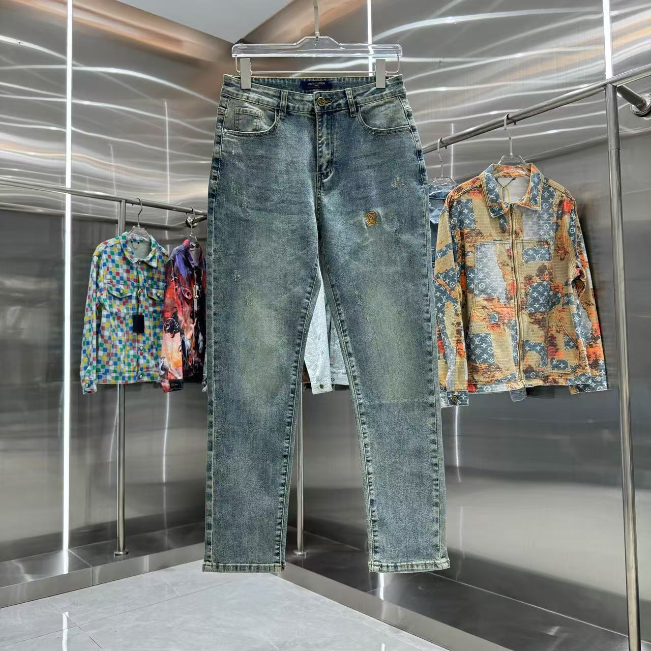 Louis Vuitton Pants — ca641da6 angle 1