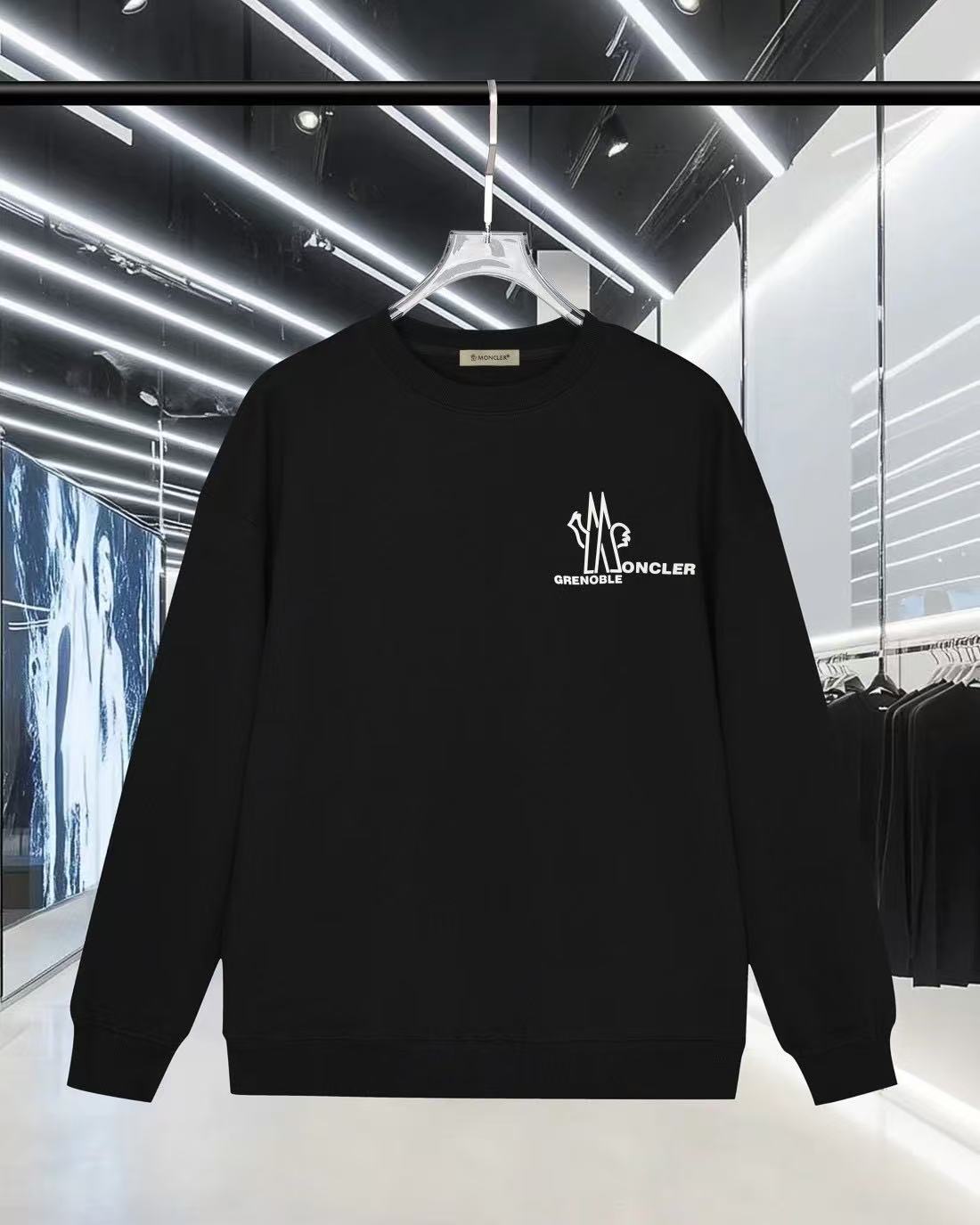 Moncler All — 814ca467 angle 1