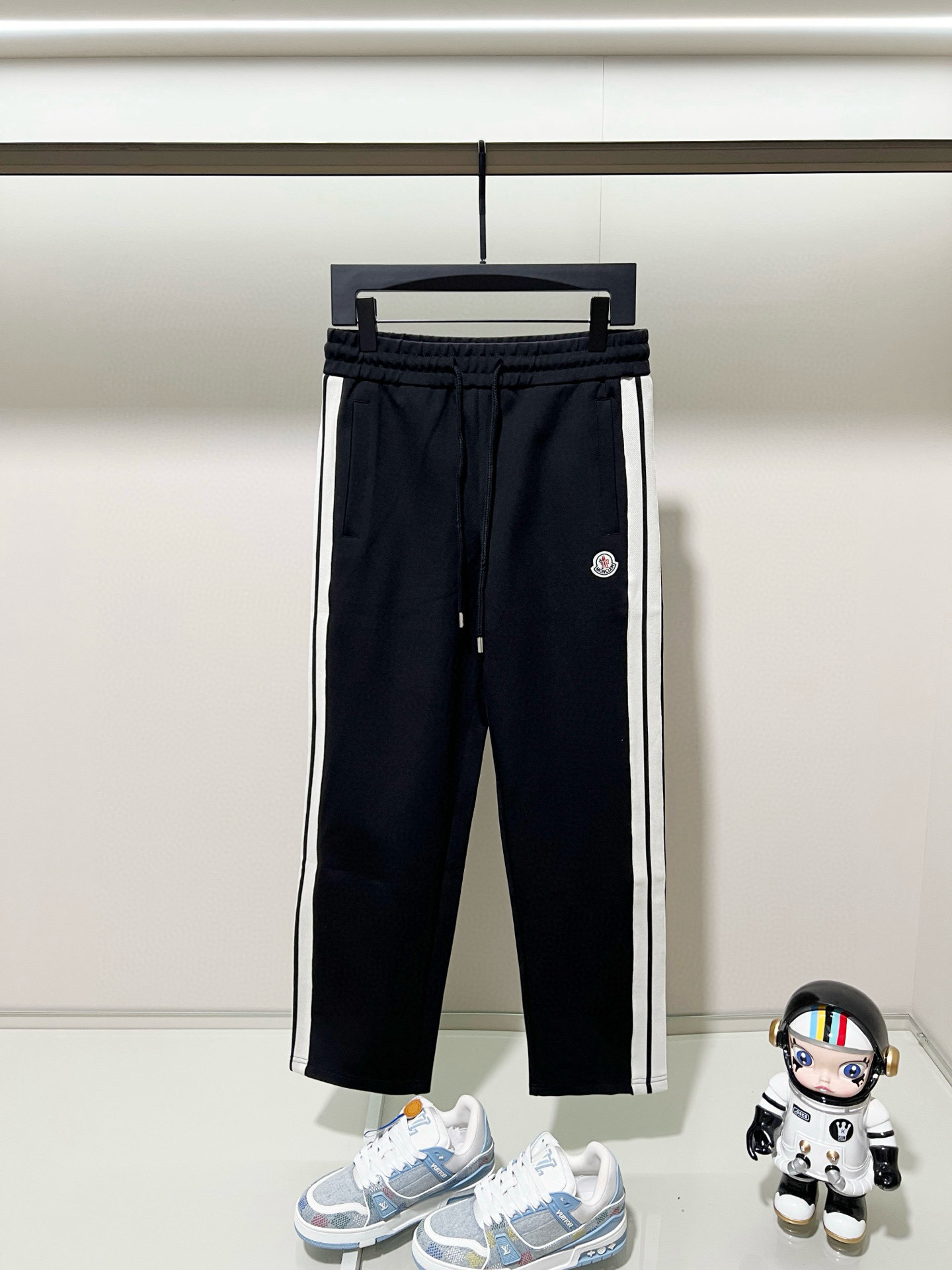 Moncler Hoodie — 48d63049 angle 1