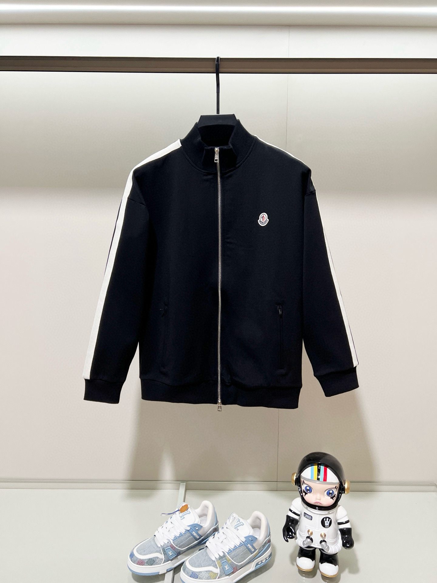 Moncler Hoodie — b5e1f244 angle 1