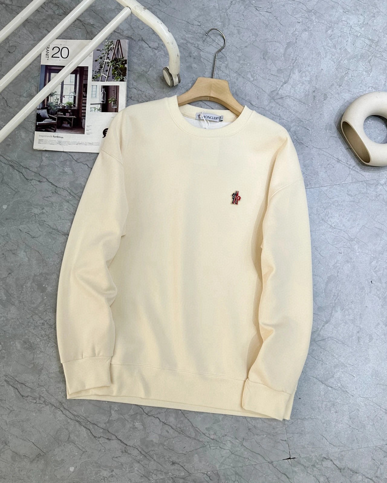 Moncler Hoodie — eedaf719 angle 1