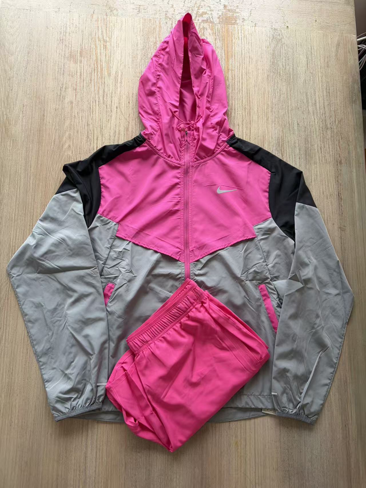 Nike Hoodie — 034d0556 angle 1