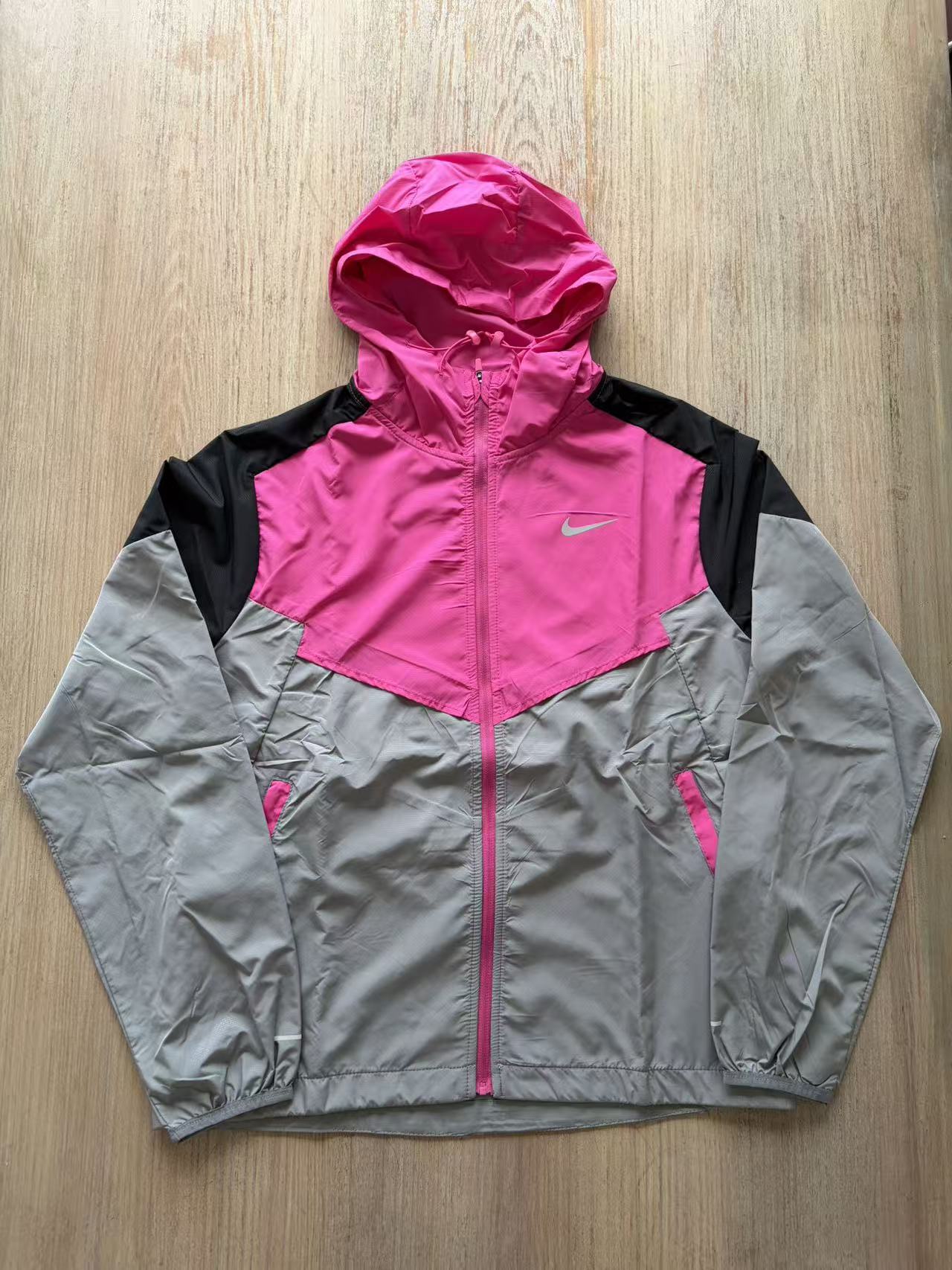 Nike Hoodie — 08ab008f angle 1
