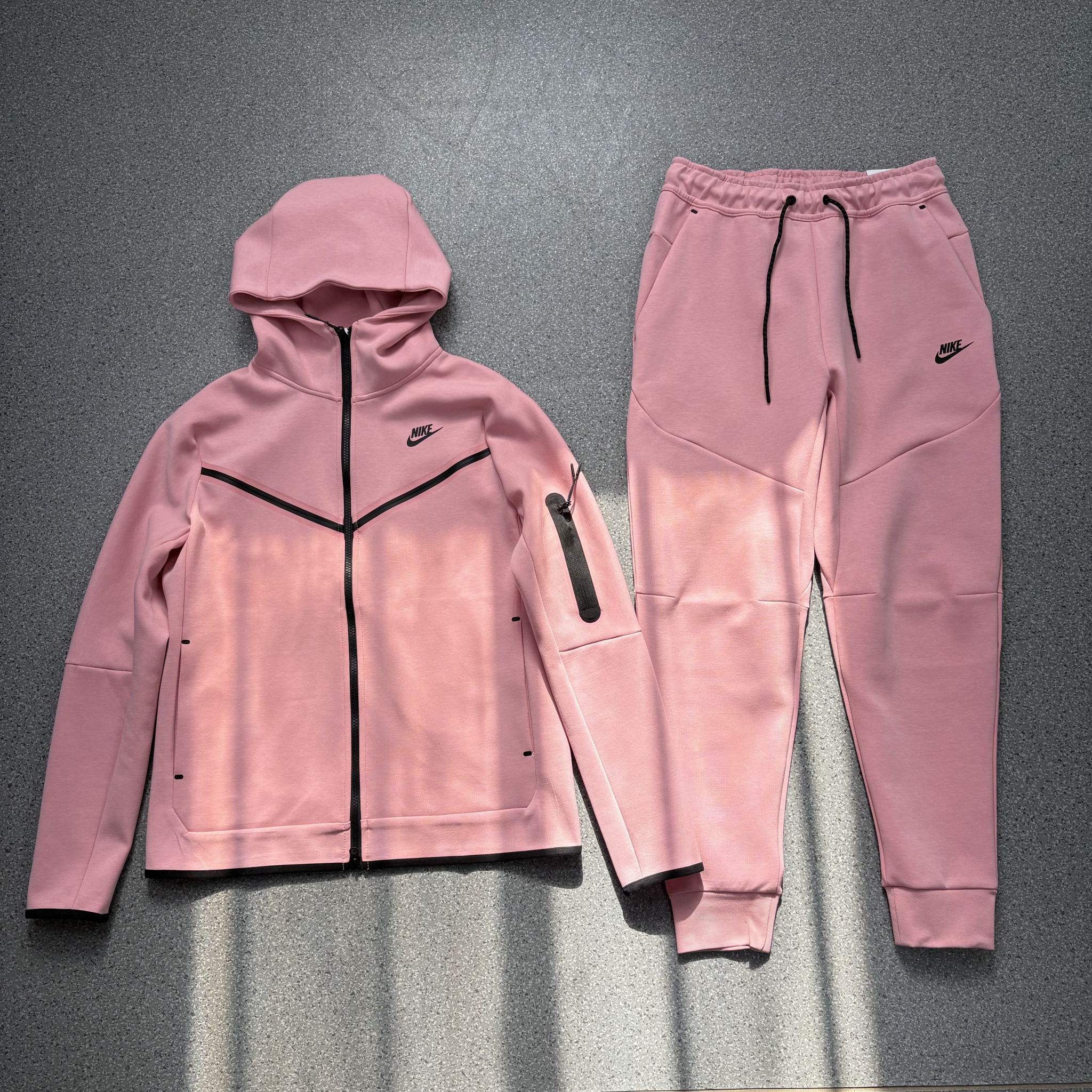 Nike Hoodie — ea6d5673 angle 1