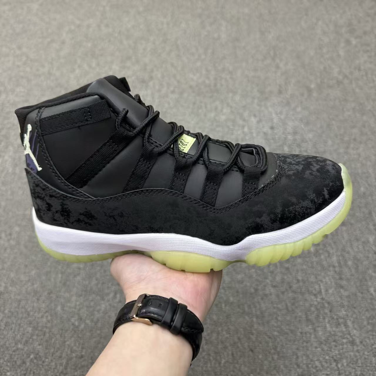 Shoe Air Jordan — 912de980 angle 1