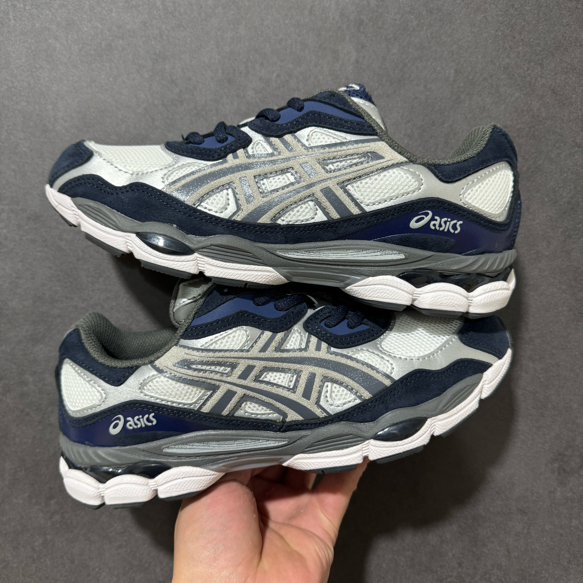 Shoe Ascics — 05884eae angle 1