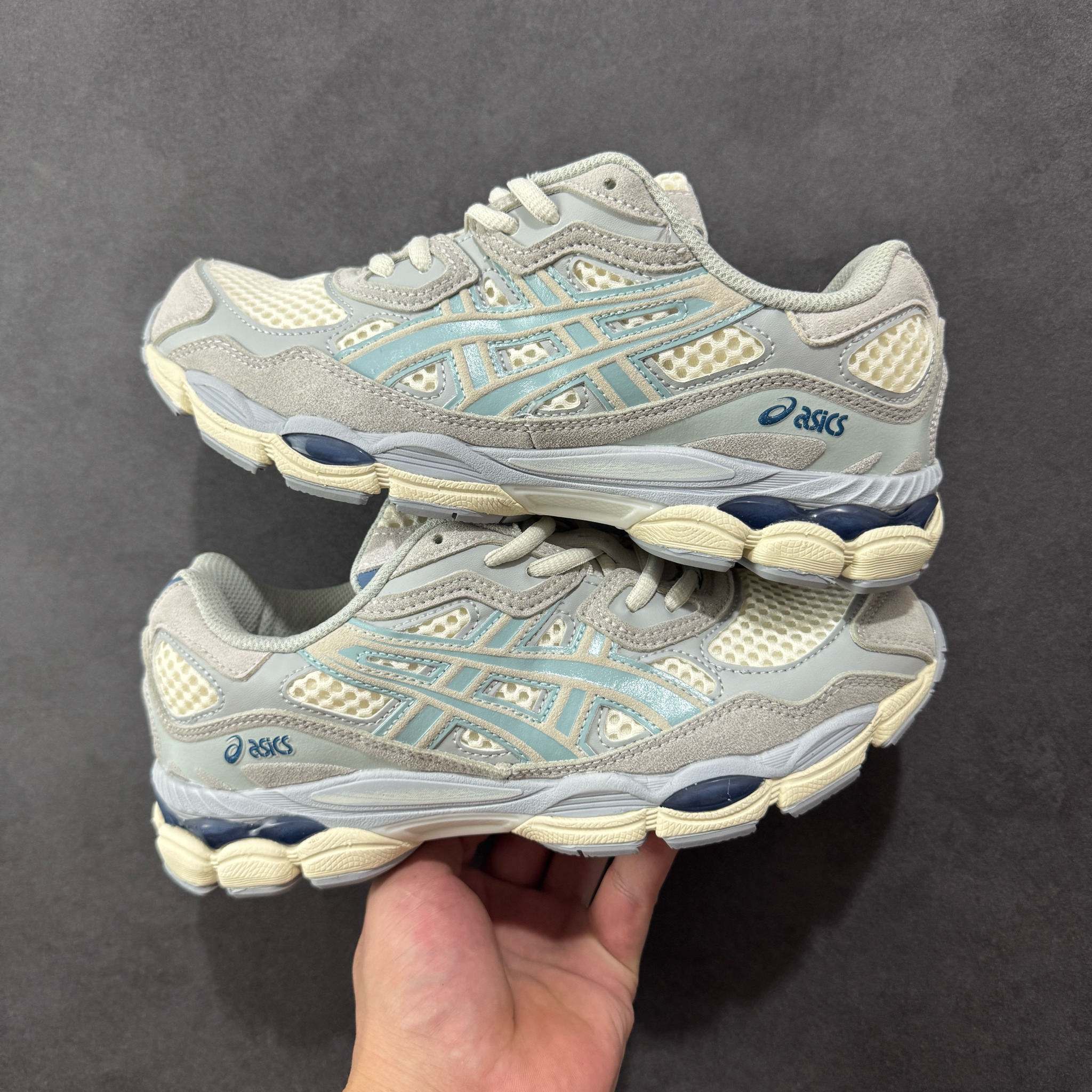 Shoe Ascics — 0824d7f5 angle 1