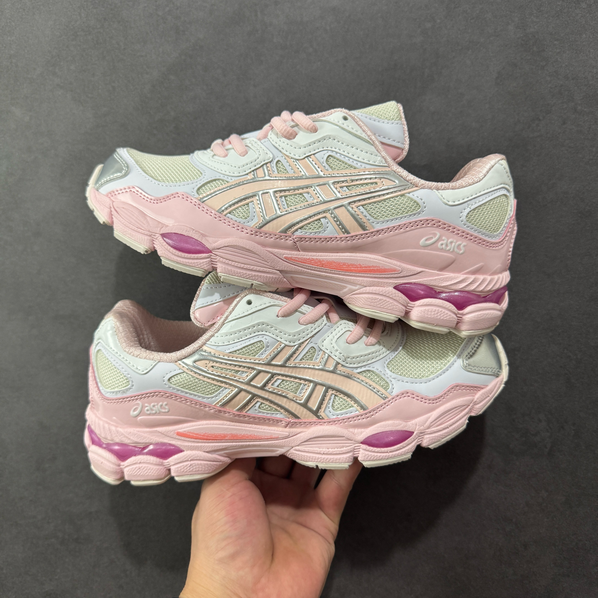 Shoe Ascics — 200caf5c angle 1
