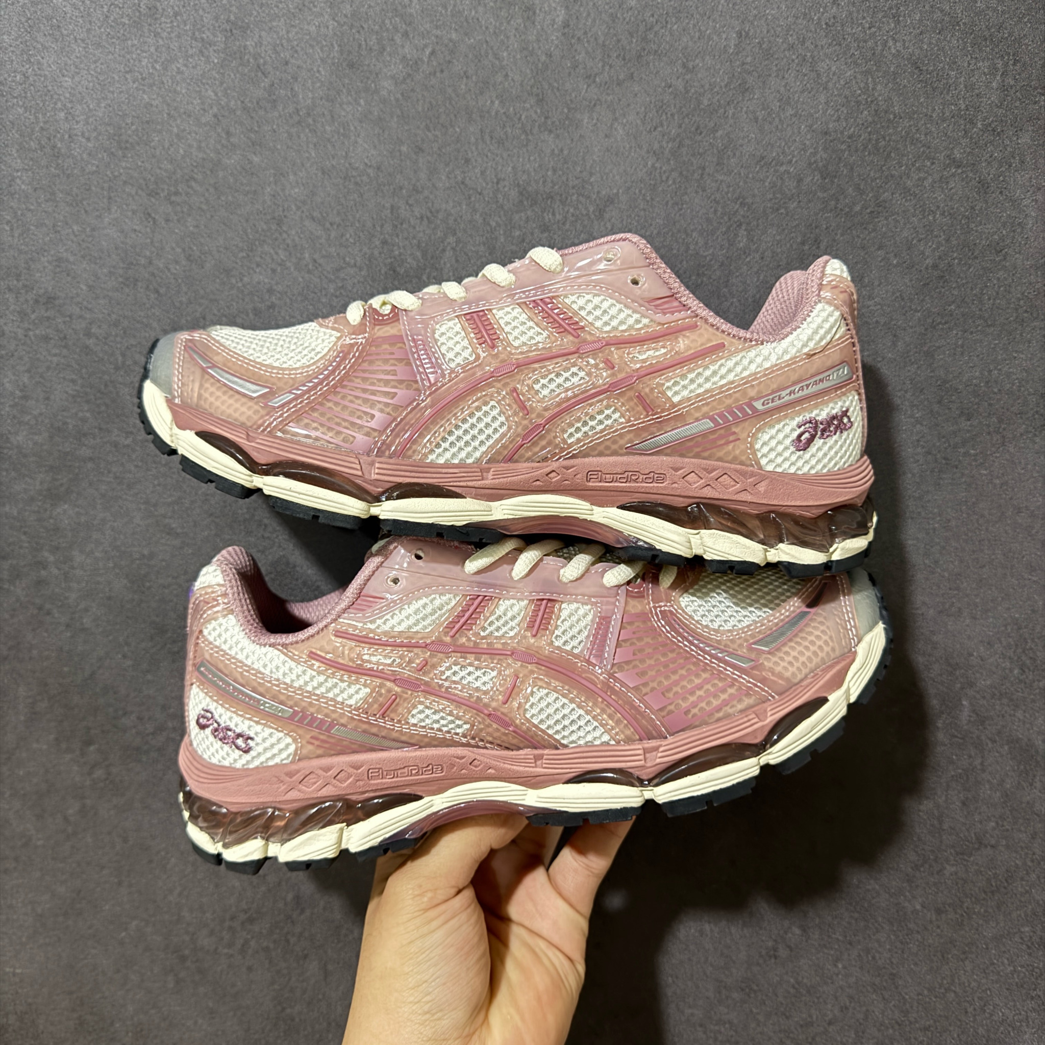 Shoe Ascics — 2293e0a9 angle 1