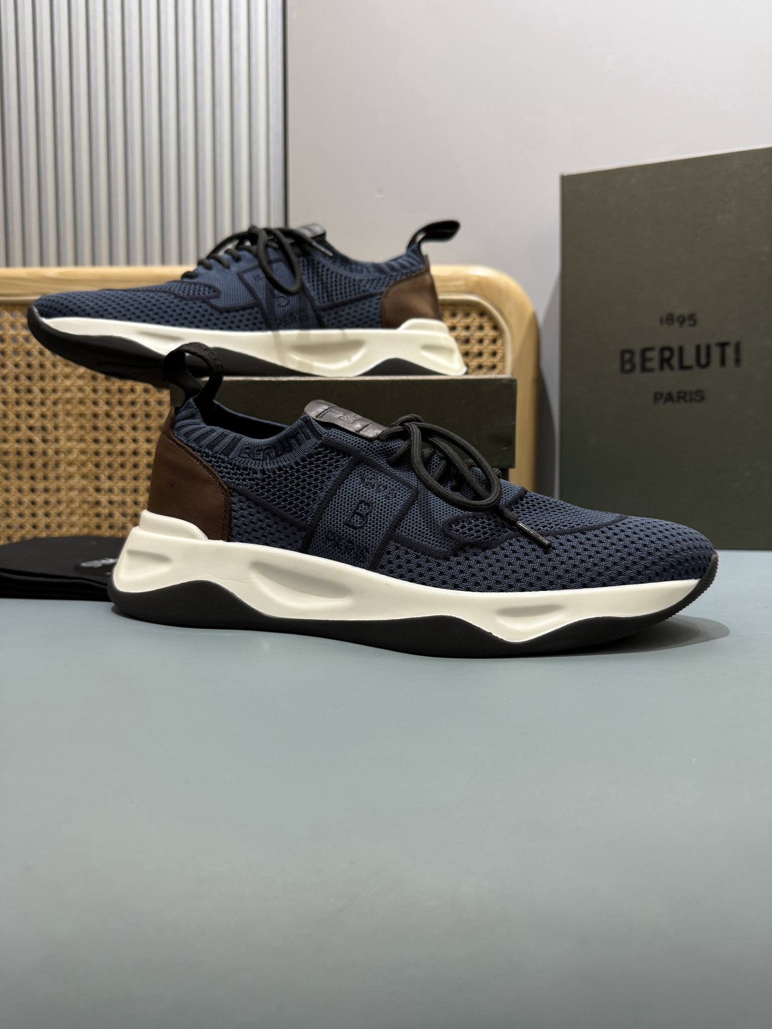 Shoe Burberry shoes — 65298d22 angle 1