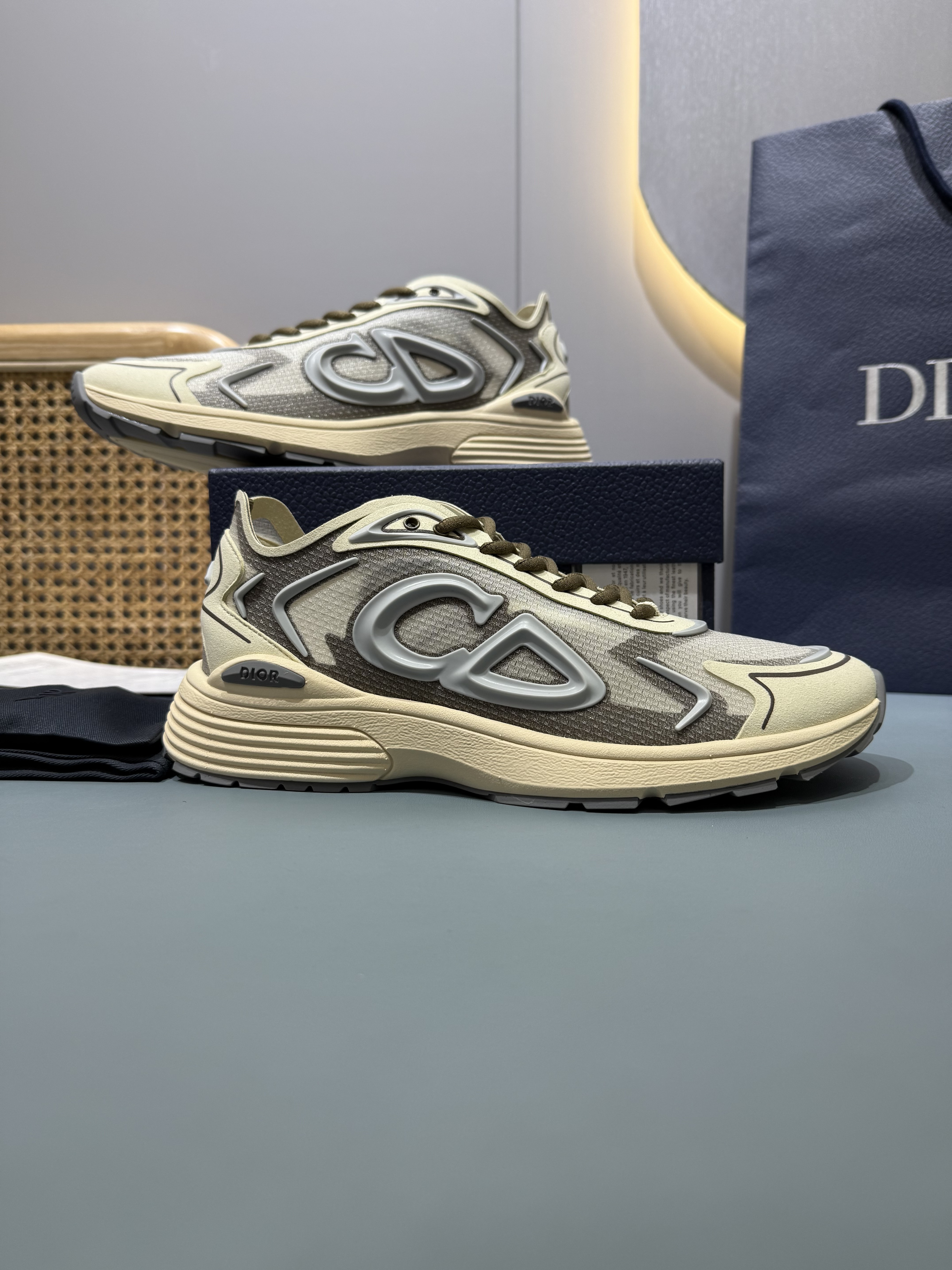 Shoe Dior Shoes — d7960036 angle 1