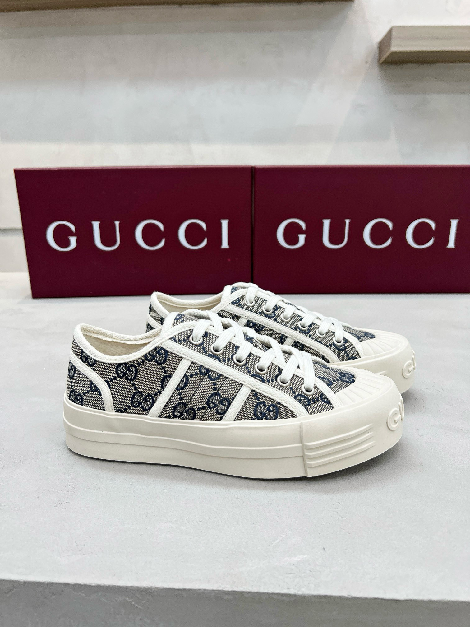 Shoe GUCCI shoes — cd6ff709 angle 1