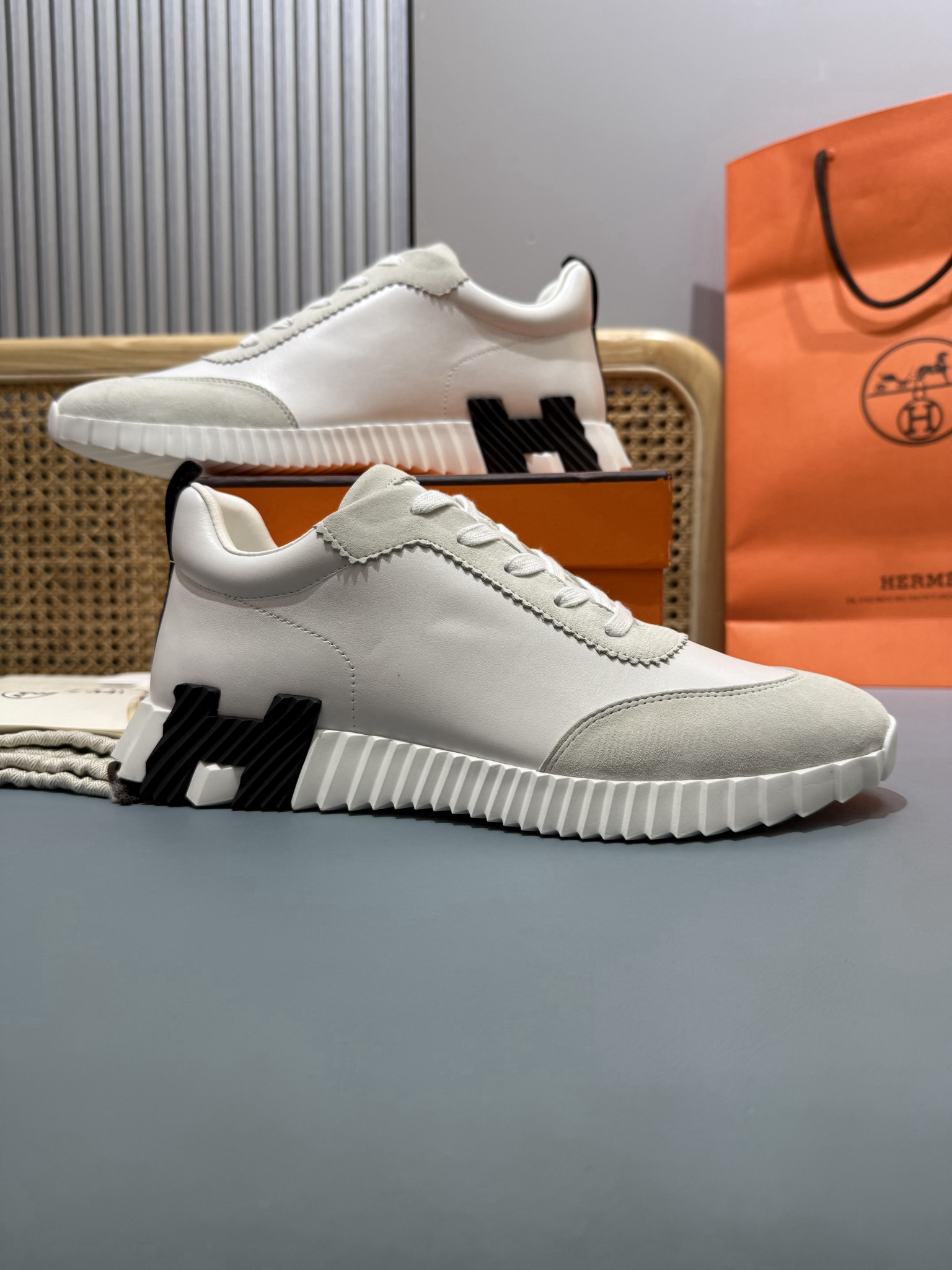 Shoe Hermès shoe — c13cd1d3 angle 1