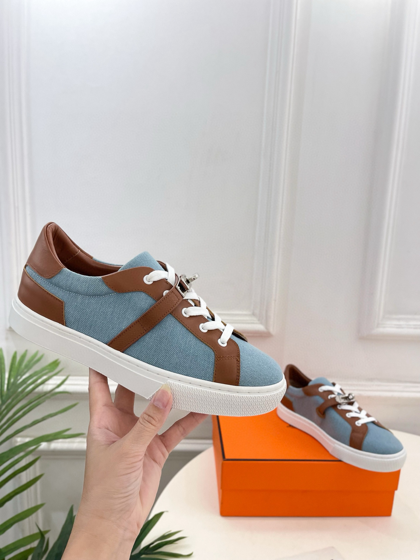 Shoe Hermès shoe — e05f9444 angle 1