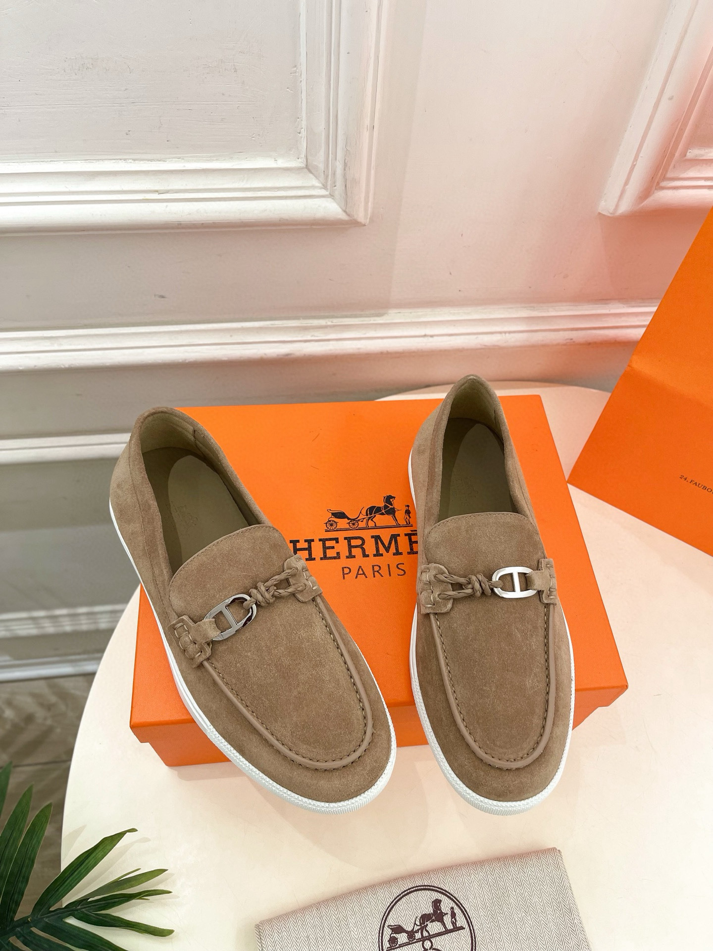 Shoe Hermès shoe — e5ff5e52 angle 1