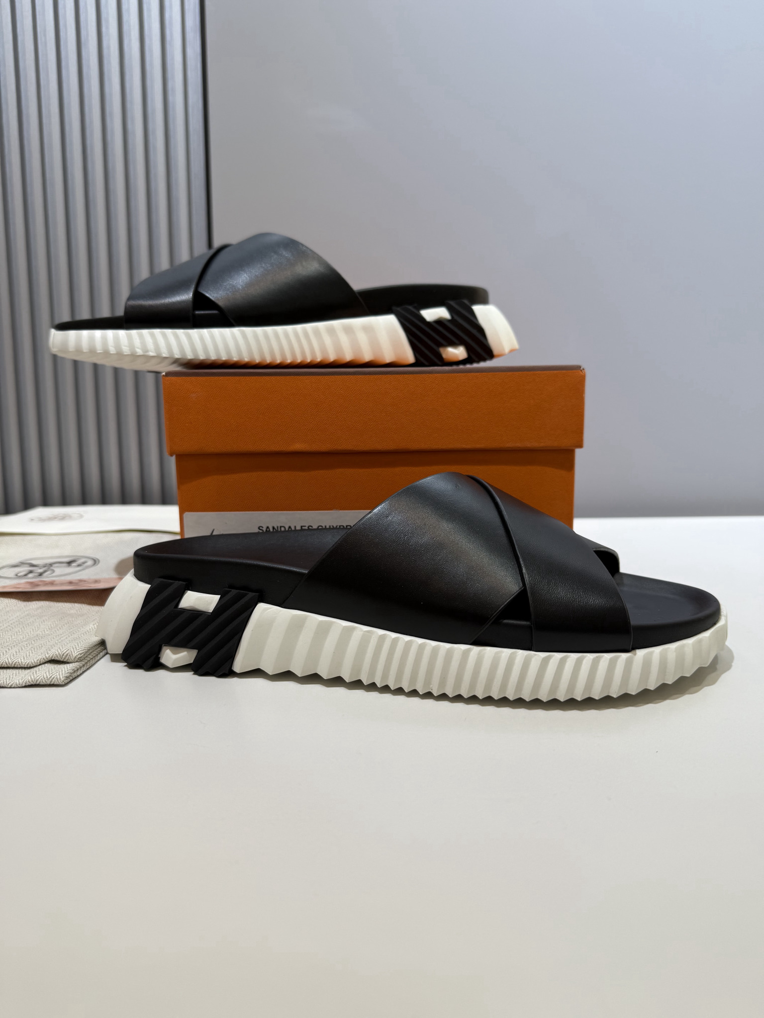 Shoe Hermès shoe — ffdb2a71 angle 1