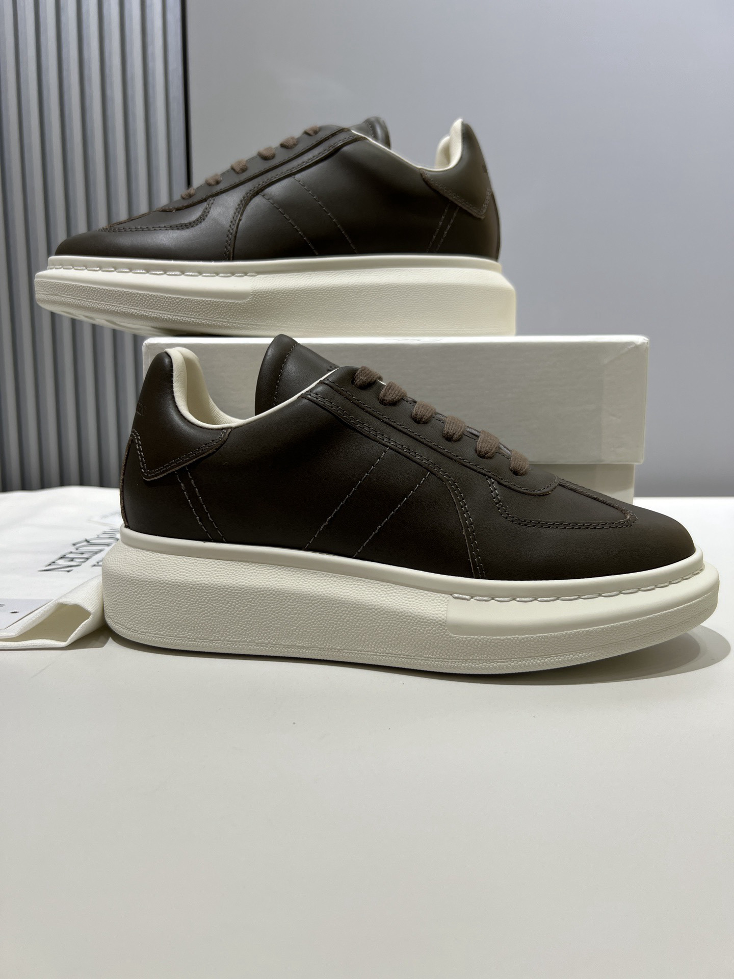 Shoe McQueen shoe — 13003a57 angle 1