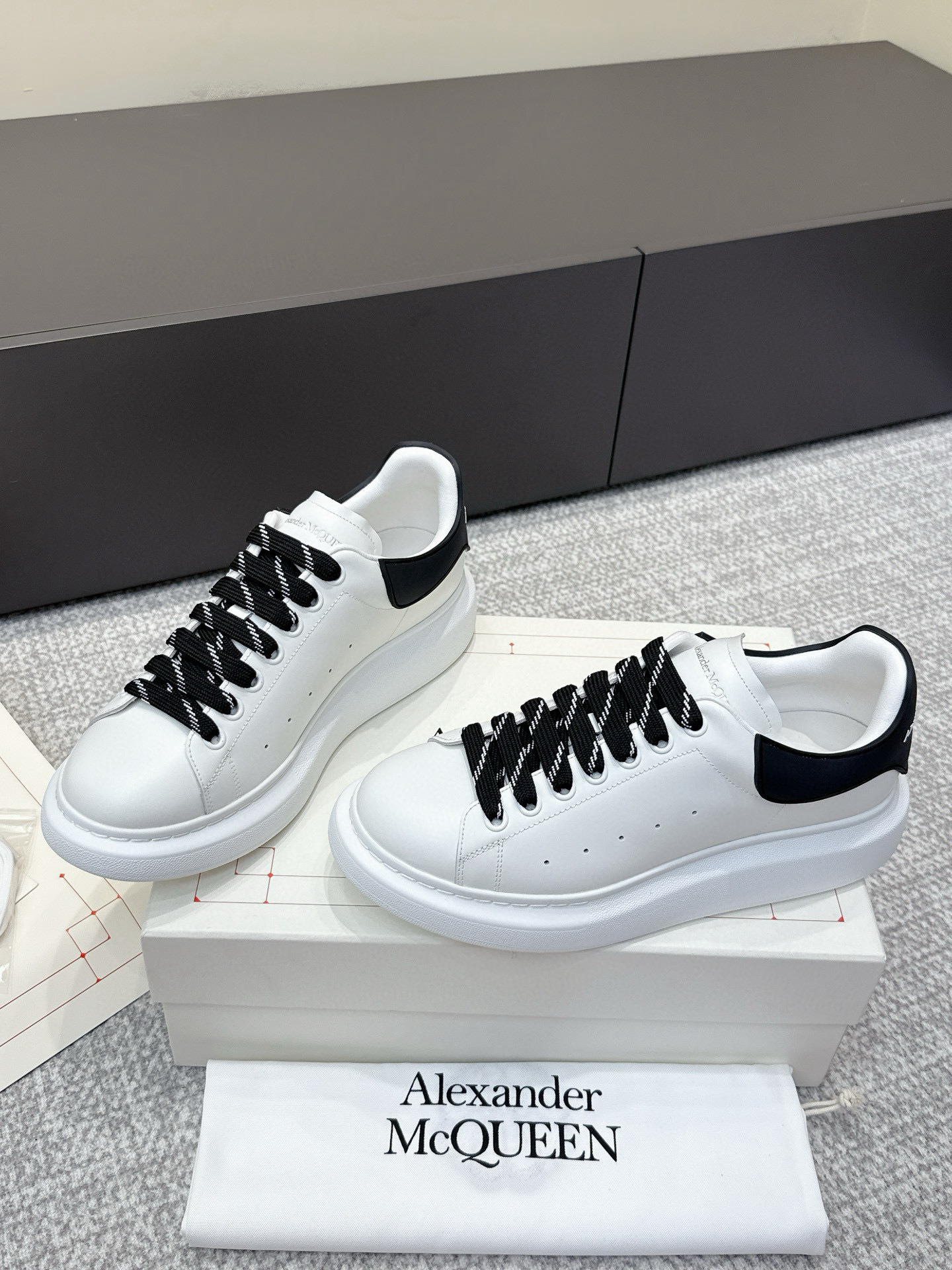 Shoe McQueen shoe — 969ff531 angle 1