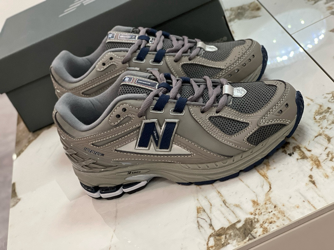 Shoe New Balance sneakers — 8d0c0460 angle 1