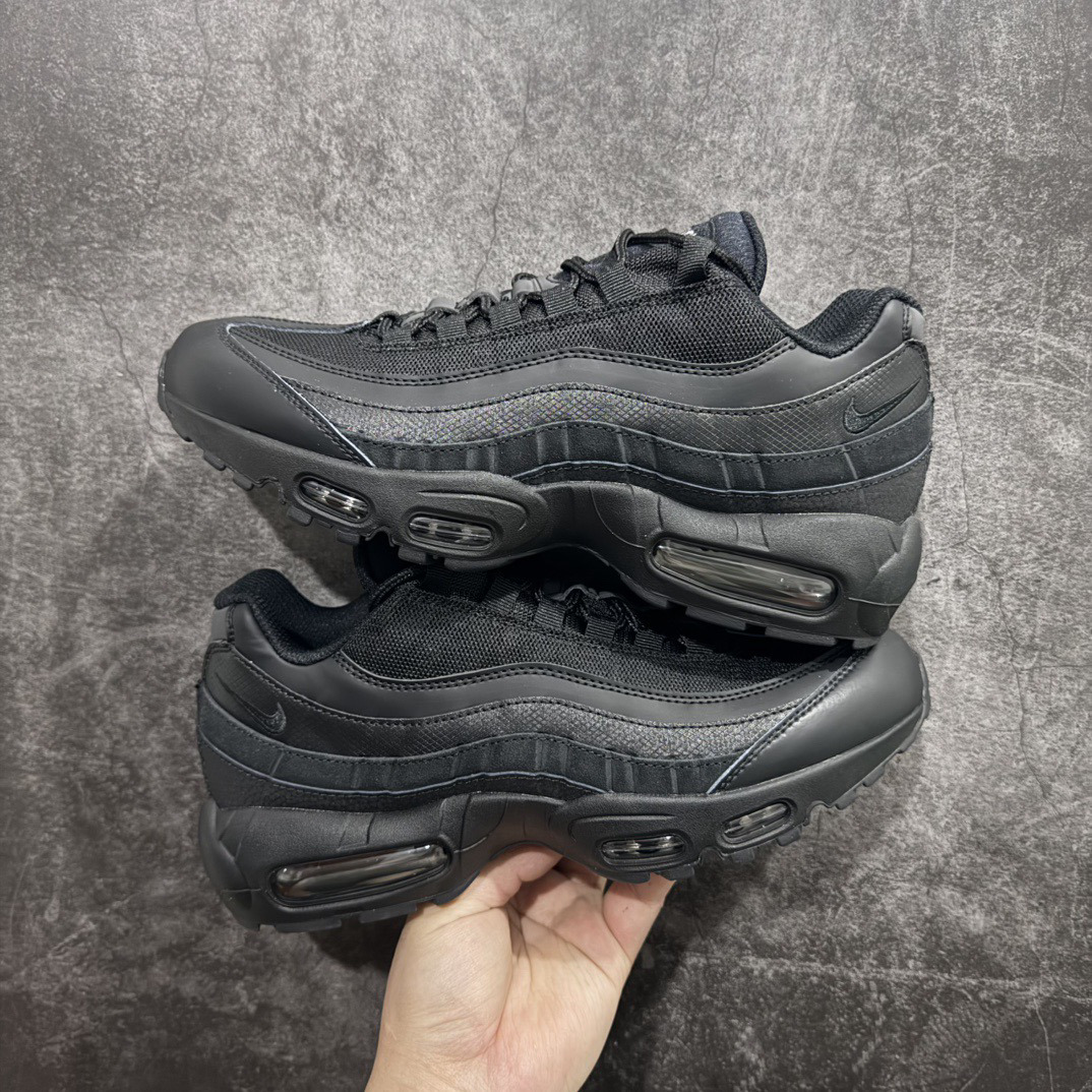 Shoe Nike Shoes — 689f2c37 angle 1