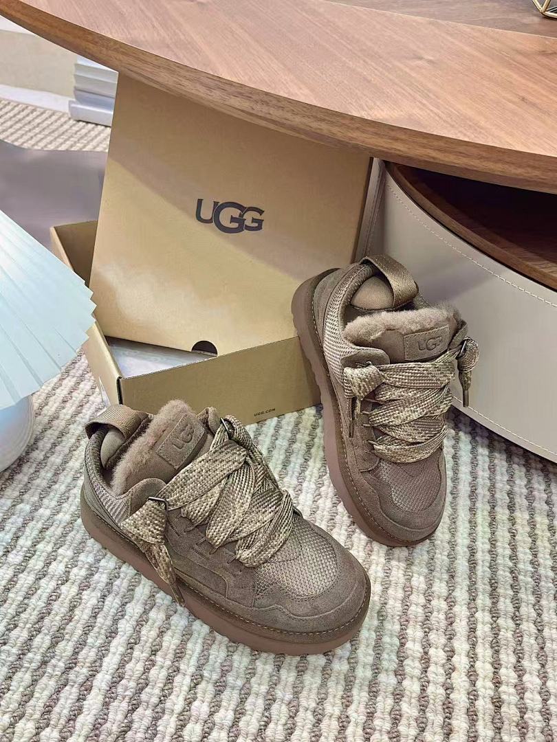 Shoe Ugg series — a43e1084 angle 1