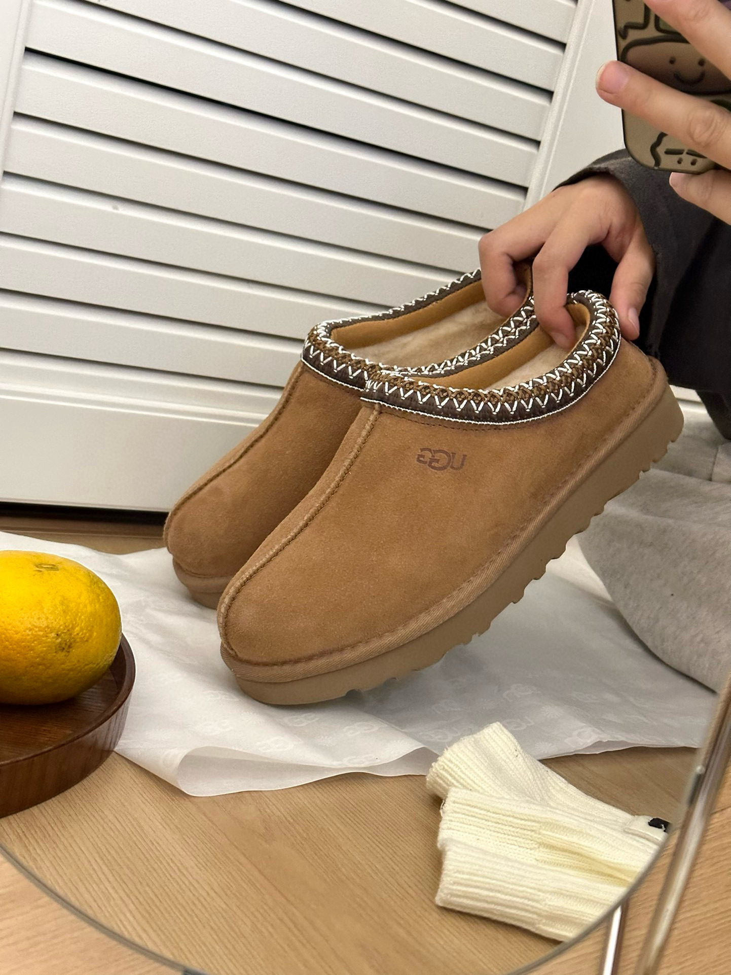 Shoe Ugg series — ba2a60ec angle 1