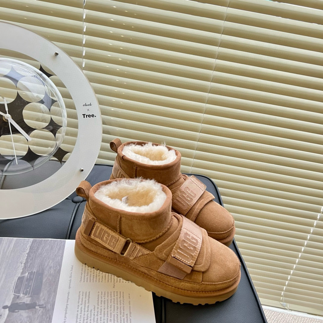 Shoe Ugg series — ff99d312 angle 1