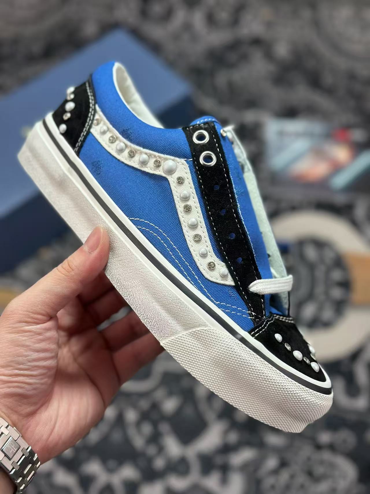 Shoe Vans Old Skool shoes — 3903a3a6 angle 1