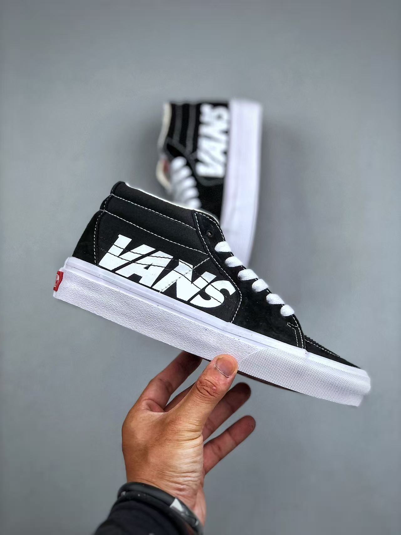 Shoe Vans Old Skool shoes — 65f91e97 angle 1