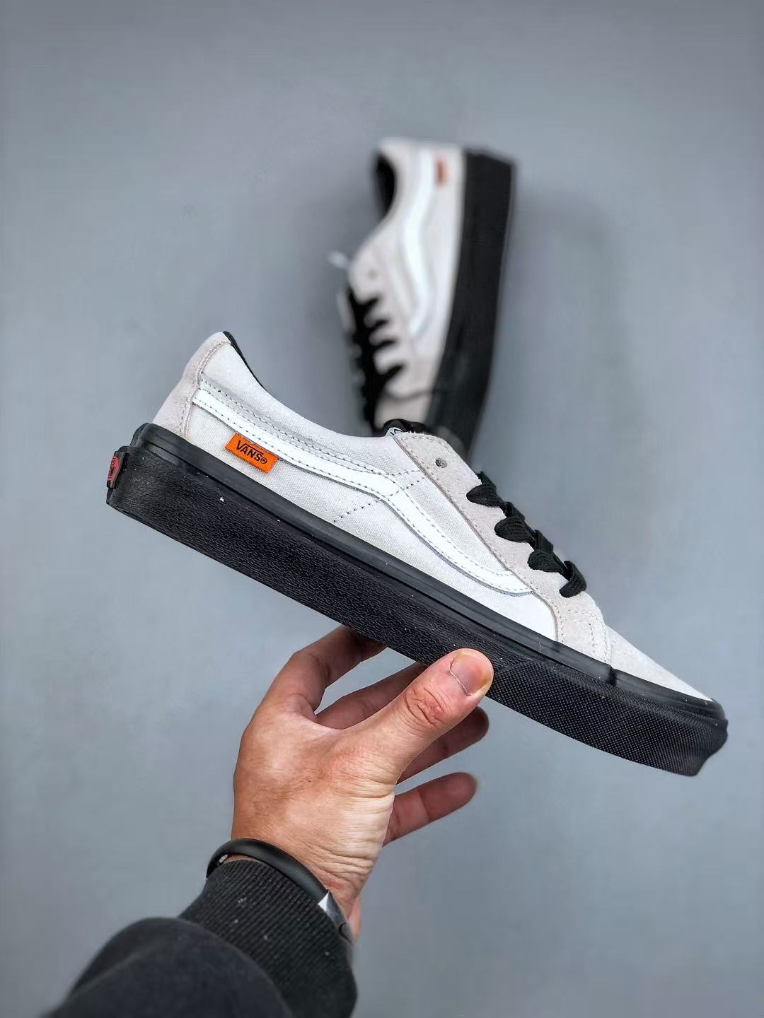 Shoe Vans Old Skool shoes — c50b7812 angle 1