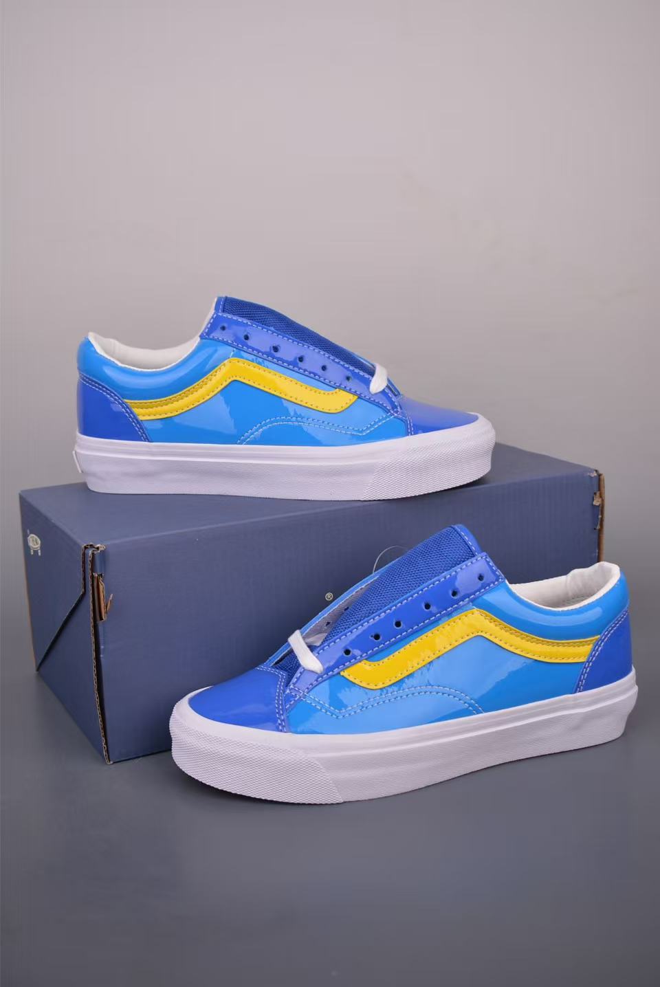 Shoe Vans Old Skool shoes — e26905d7 angle 1