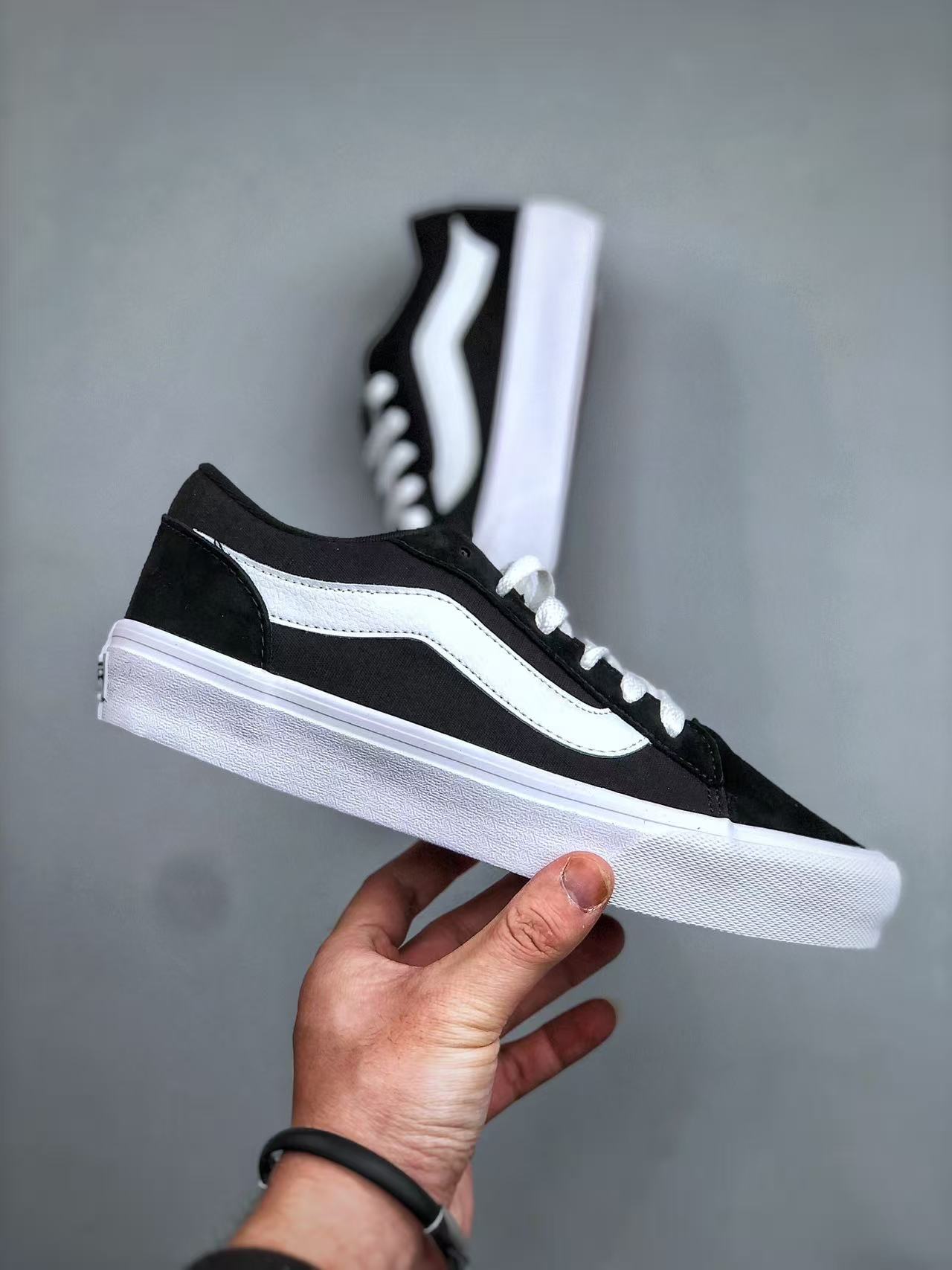 Shoe Vans Old Skool shoes — e3834ee3 angle 1