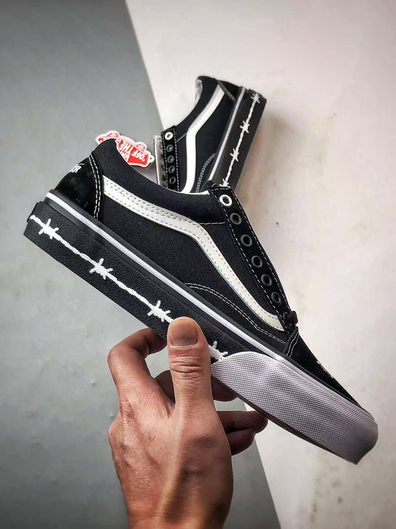 Shoe Vans Old Skool shoes — f8ac1254 angle 1