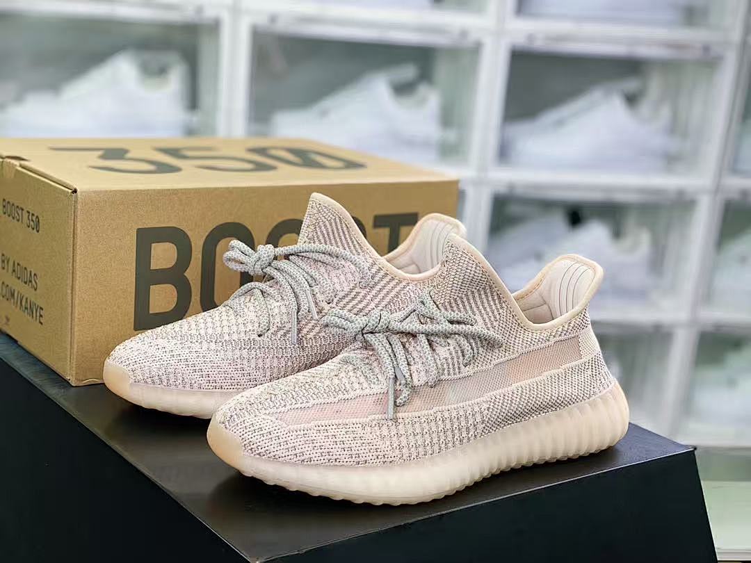 Shoe YEEZY — 3d07dd01 angle 1
