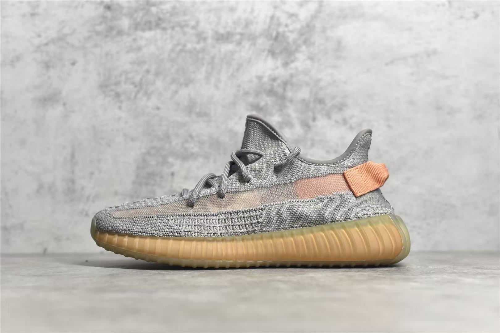 Shoe YEEZY — 447f3c09 angle 1