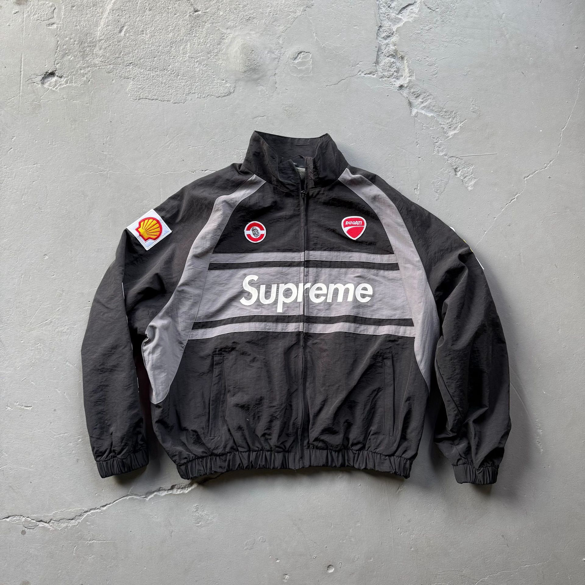 Supreme Hoodie — 75500b85 angle 1